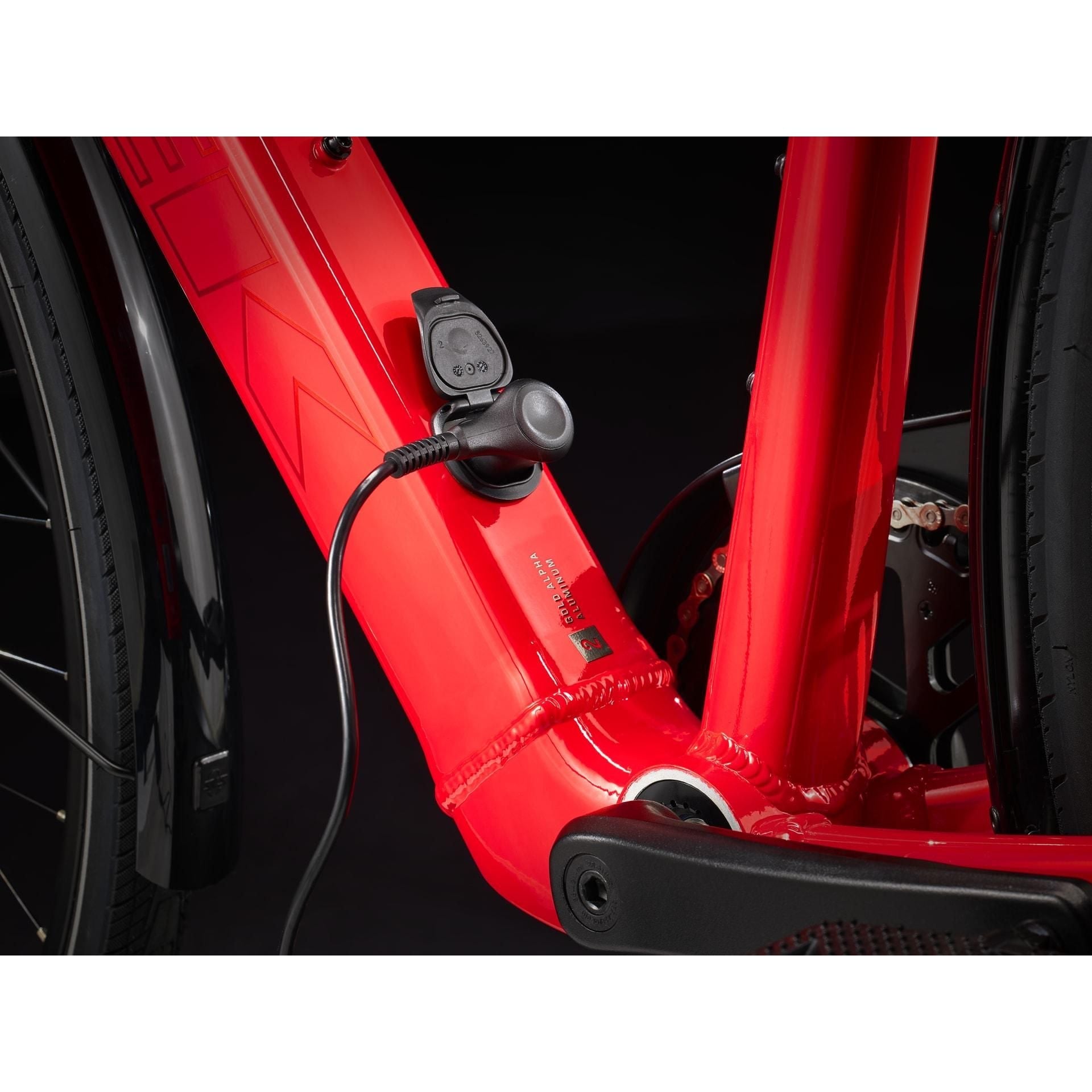 Trek FX+ 2 – Sähköavusteinen hybridipyörä, 50 Nm, 250 Wh