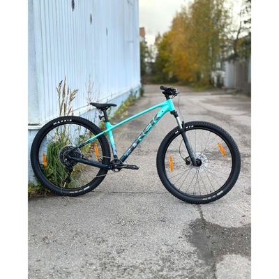 Trek Marlin 6 Gen 3 jäykkäperäinen maastopyörä Miami Green to Dark Aquatic Fade